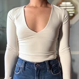 Babaton cream long sleeve crop
